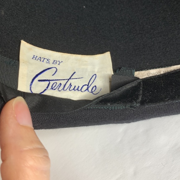Vintage Henry Pollak Derby Hat Glenover Black Netting Velvet Flower Appliqués - Picture 11 of 16